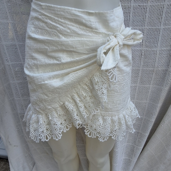 Saints Secrets white lace Faux wrap skirt S - Picture 3 of 12